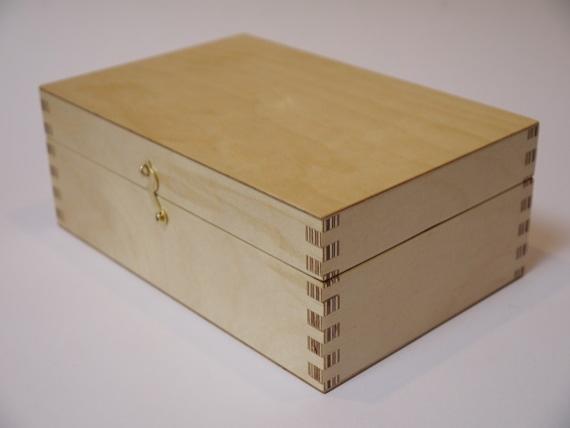 Picture of Fingerjointed Presentation Box