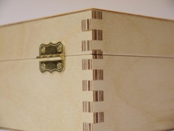 Picture of Fingerjointed Presentation Box