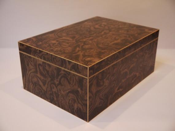 Picture of Black Walnut Burr Veneered Tumbler Presentation Box